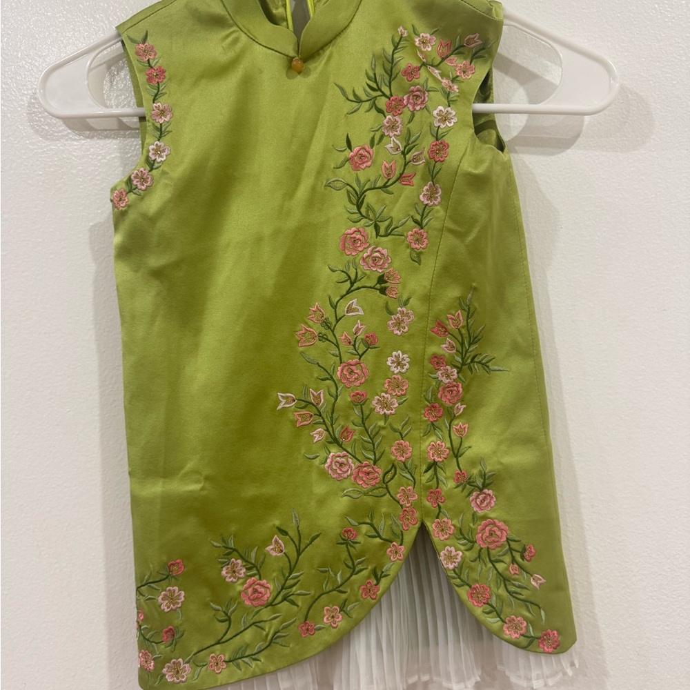 Floral Embroidered Green Sleeveless Top